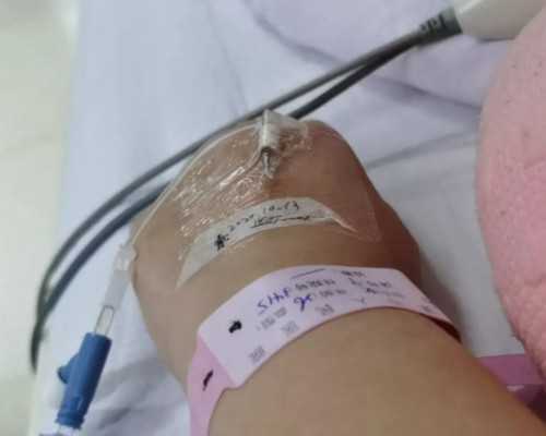 青岛2026代孕价钱,青岛第三代试管婴儿多少钱，成功率会影响费用高低?